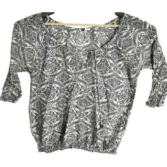 ROXY Top Size L Gray White Paisley 100% Cotton Sheer Scoop Neck Boho Chic STAIN - Picture 1 of 9